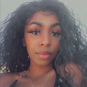 Meet your Posher, Noureen